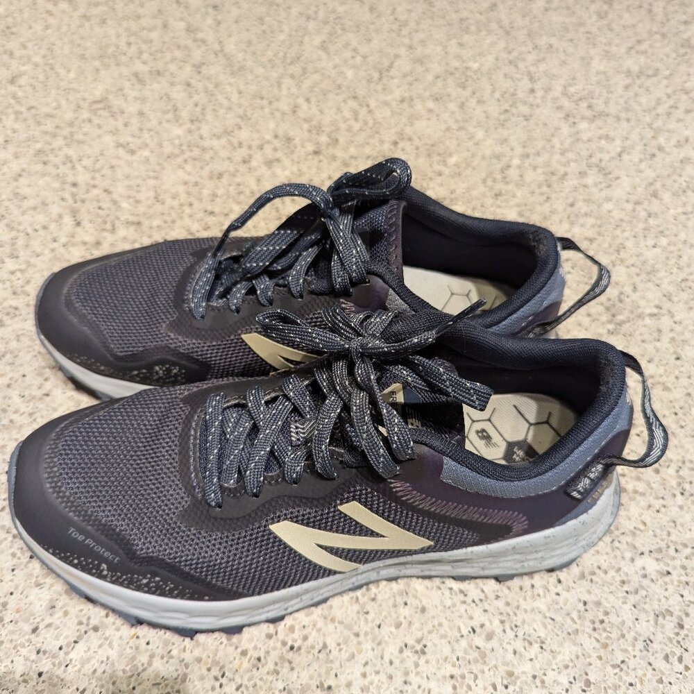 New balance wtarisck women 8.5